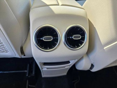 Used 2022 Mercedes-Benz GLA 250 image 16