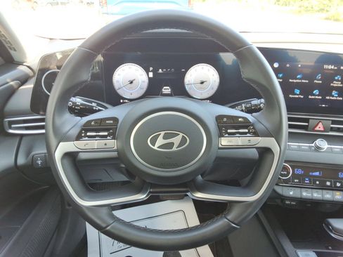 Used 2024 Hyundai Elantra SEL w/ Convenience Package FWD image 11