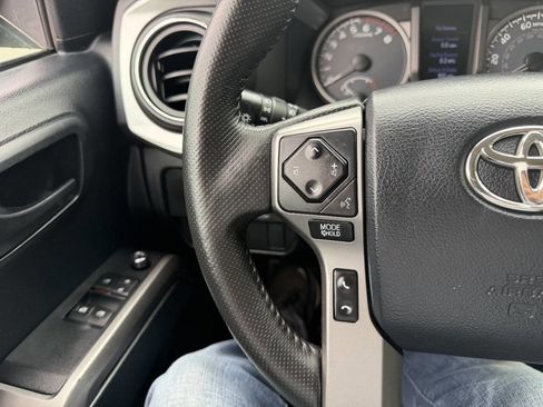 Used 2016 Toyota Tacoma SR5 w/ Exterior Package image 24