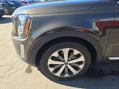 Certified 2022 Kia Telluride EX w/ EX Premium Package image 9