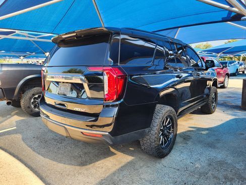 Used 2023 GMC Yukon AT4 w/ AT4 Premium Package AWD/4WD image 3