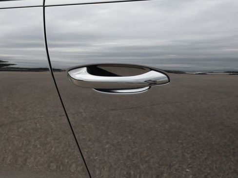 New 2025 Porsche Macan AWD/4WD image 16