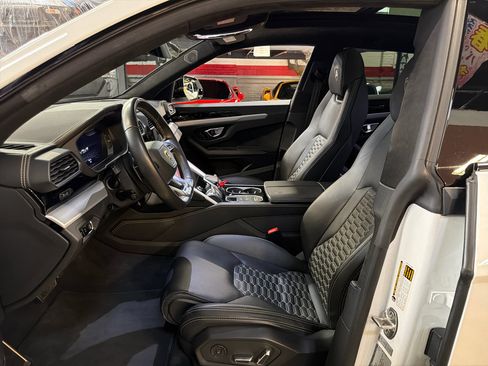 Used 2019 Lamborghini Urus image 14