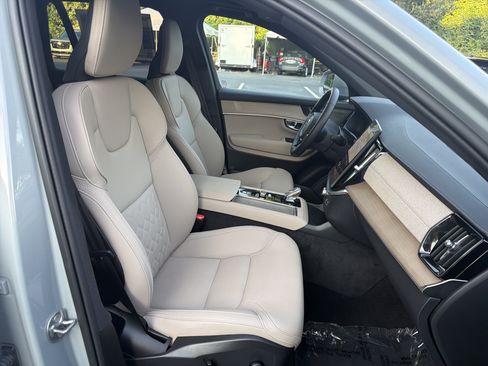 Certified 2026 Volvo XC90 B6 Plus AWD/4WD image 35
