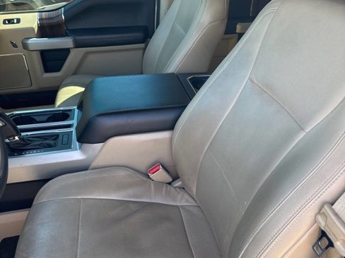 Used 2015 Ford F150 Lariat w/ Equipment Group 502A Luxury image 10