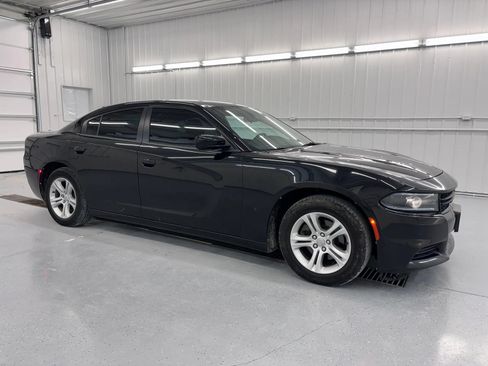 Used 2020 Dodge Charger SXT RWD image 14