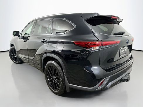 Used 2023 Toyota Highlander Limited AWD/4WD image 5