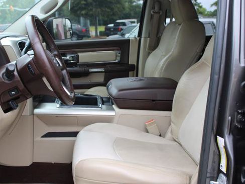 Used 2014 RAM 2500 Laramie w/ Convenience Group image 19