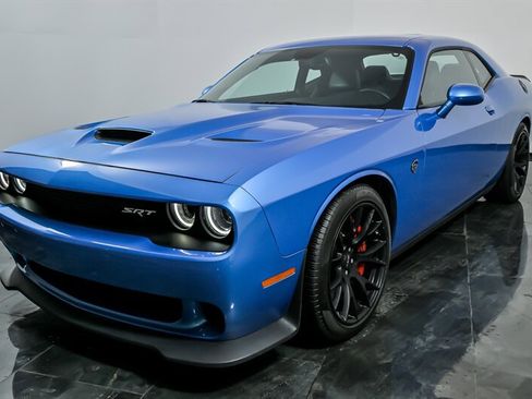 Used 2016 Dodge Challenger SRT Hellcat image 5