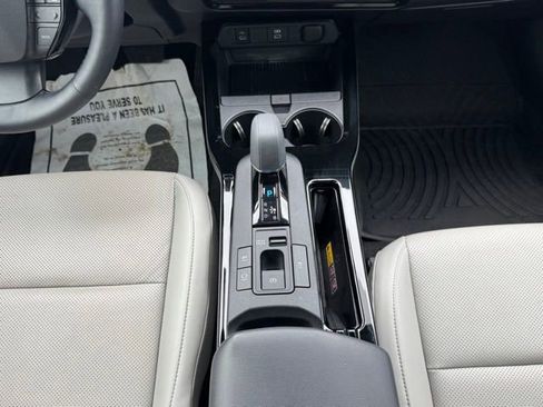 Used 2024 Toyota Prius Limited FWD image 20