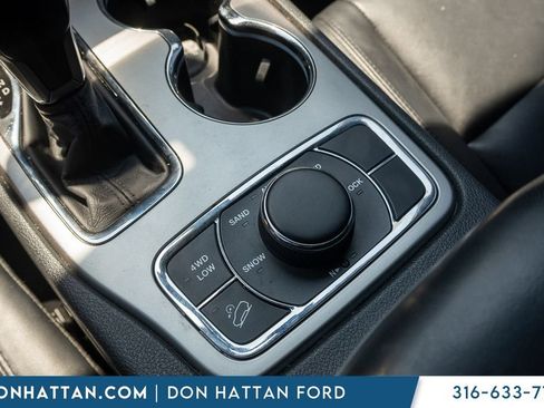 Used 2019 Jeep Grand Cherokee Limited AWD/4WD image 11