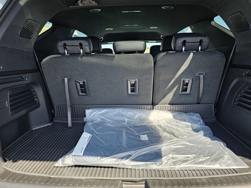 New 2026 Chevrolet Traverse LT w/ Enhanced Driving Package FWD image 16