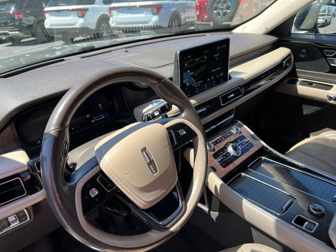 Used 2021 Lincoln Aviator Grand Touring w/ Equipment Group 301A AWD/4WD image 7