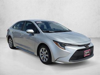 Used 2024 Toyota Corolla LE FWD video 3