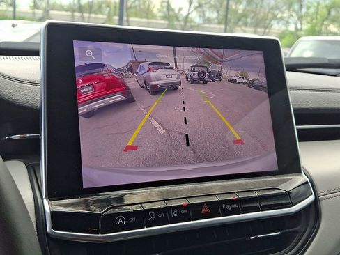 Used 2025 Jeep Compass Limited AWD/4WD image 19