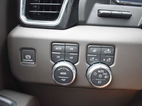 Used 2025 GMC Sierra 2500 Denali w/ Technology Package AWD/4WD image 40