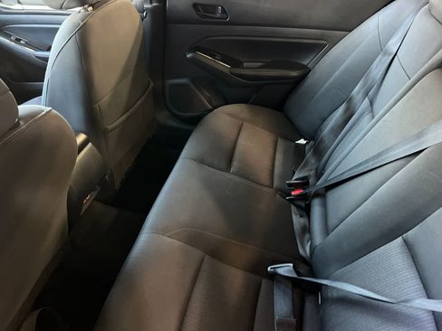 Used 2023 Nissan Altima 2.5 SV FWD image 5