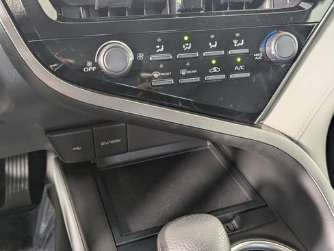Used 2021 Toyota Camry LE FWD image 19