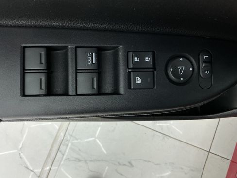 Used 2017 Honda Accord Sport image 38