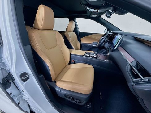Used 2025 Lexus RX 350 Premium w/ Accessory Package (Z1) image 30