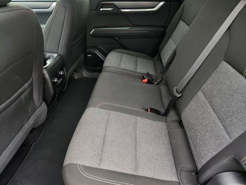 Used 2025 GMC Acadia Elevation image 29