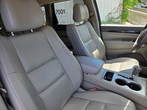 Used 2013 Jeep Grand Cherokee Laredo image 27