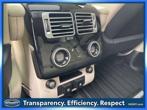 Used 2021 Land Rover Range Rover Westminster Edition image 13