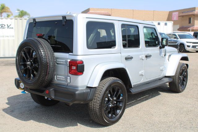 Used 2023 Jeep Wrangler Unlimited Sahara w/ Cold Weather Group AWD/4WD image 4