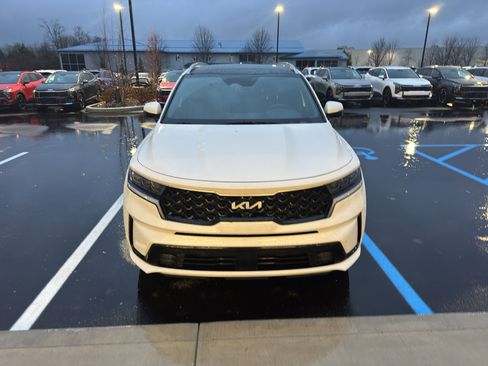 Certified 2022 Kia Sorento SX Prestige w/ Panoramic Sunroof Package image 8