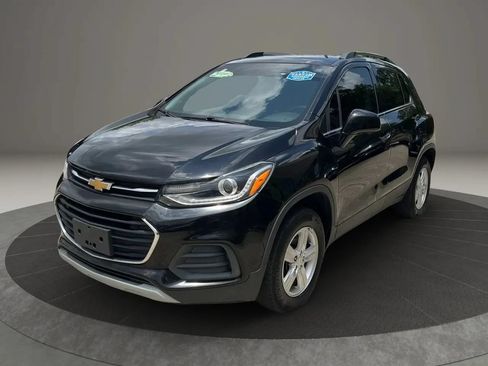 Used 2020 Chevrolet Trax LT AWD/4WD image 3
