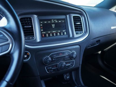 Used 2022 Dodge Charger SXT w/ Leather Interior Group RWD image 8
