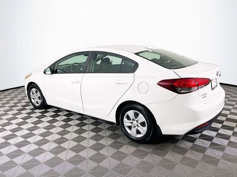 Used 2017 Kia Forte LX FWD image 6