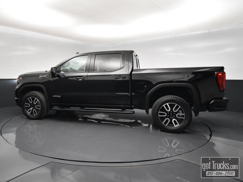 Used 2023 GMC Sierra 1500 AT4 w/ Technology Package AWD/4WD image 3