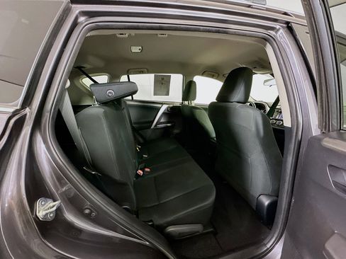 Used 2018 Toyota RAV4 LE image 28