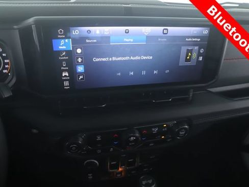 Used 2025 Jeep Wrangler Unlimited Rubicon AWD/4WD image 3