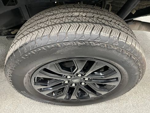 Used 2025 Ford F150 Lariat AWD/4WD image 16