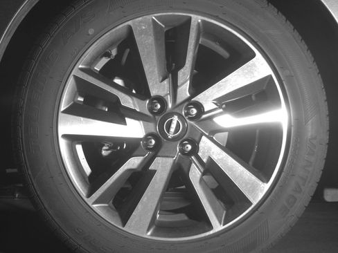 Used 2025 Nissan Versa SV FWD image 12