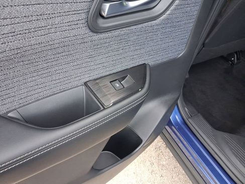 Certified 2023 Nissan Rogue SV FWD image 12