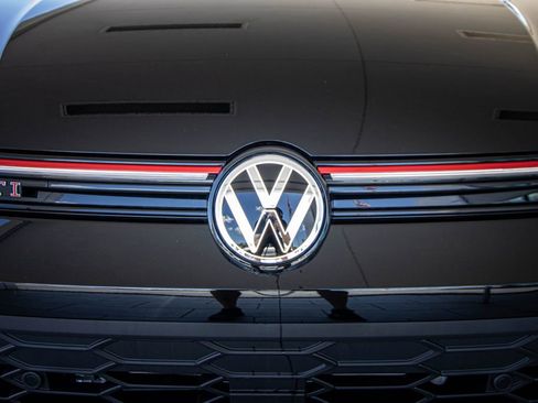 New 2026 Volkswagen GTI SE FWD image 8