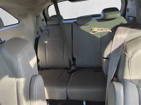 Used 2023 Toyota Sienna XLE w/ XLE Plus Package FWD image 24