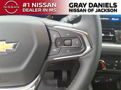 Used 2024 Chevrolet TrailBlazer LT w/ LT Cold Weather Package FWD image 14