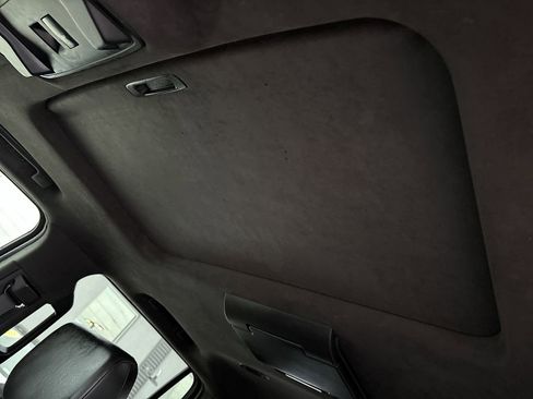 Used 2019 Cadillac Escalade Platinum image 27