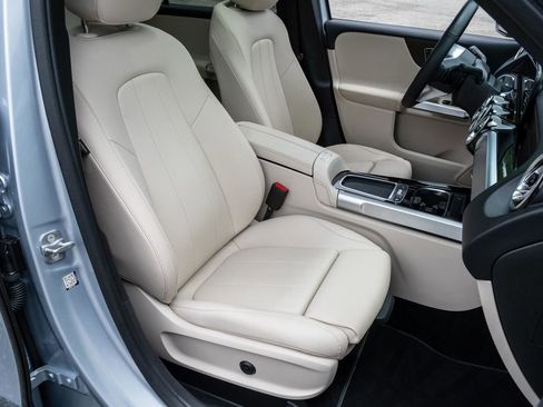 Used 2026 Mercedes-Benz GLB 250 4MATIC w/ Exclusive Package image 29