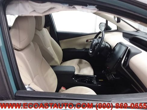 Used 2022 Toyota Prius Limited w/ Premium Convenience Package image 11