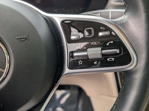 Used 2022 Mercedes-Benz GLC 300 4MATIC image 17