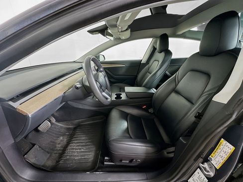 Used 2023 Tesla Model 3 Standard Range image 13