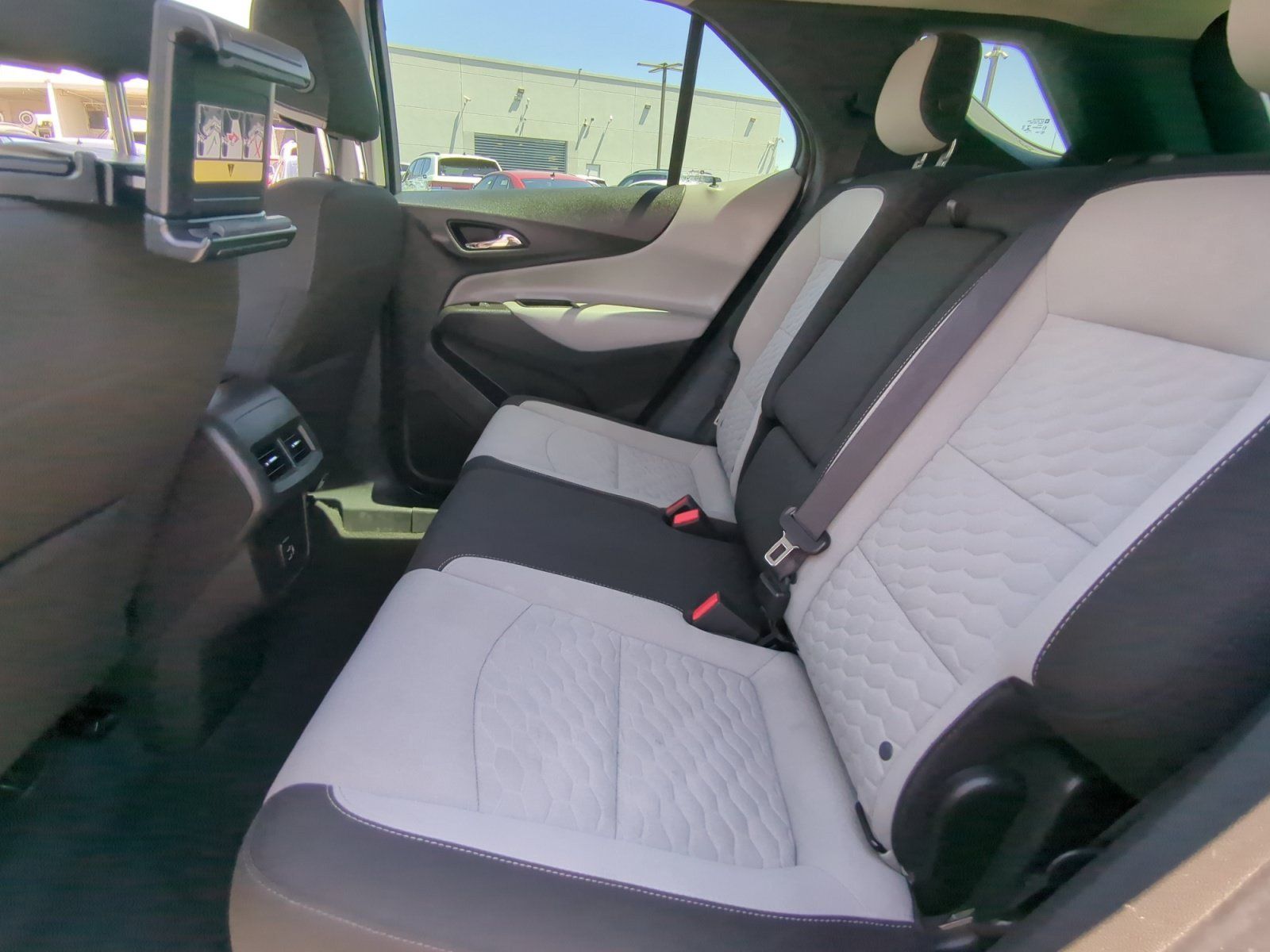Used 2019 Chevrolet Equinox LS FWD image 17