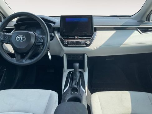 Used 2025 Toyota Corolla Cross L AWD/4WD image 10
