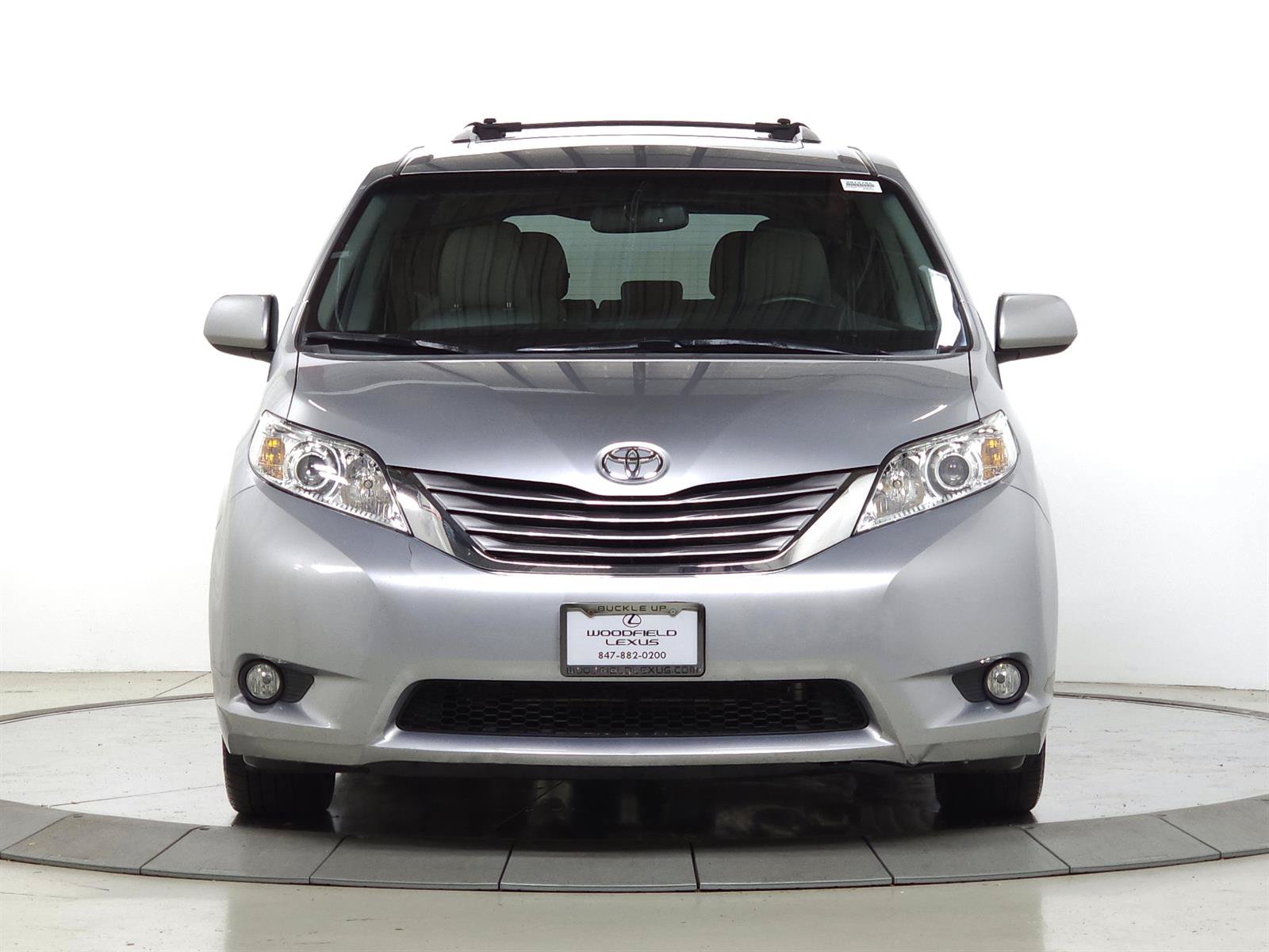 Used 2015 Toyota Sienna XLE w/ XLE Navigation Package AWD/4WD image 2