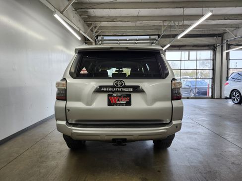 Used 2019 Toyota 4Runner TRD Off-Road image 32